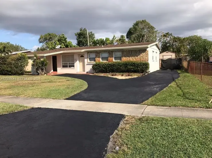 1118 NW 43rd Ter, Lauderhill, FL 33313 - #1