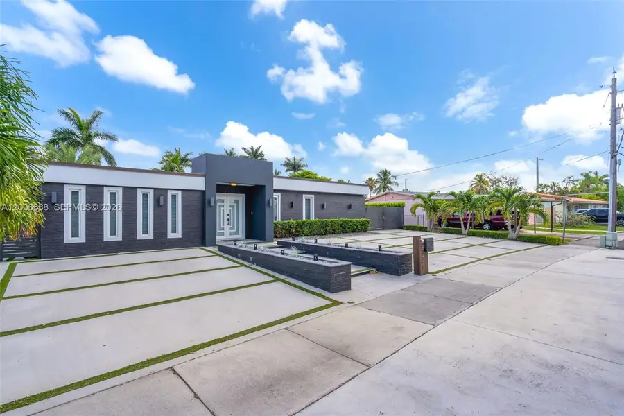 8241 NW 182nd St, Hialeah, FL 33015 - #2