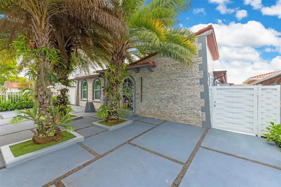 1870 NW 32nd Ave, Miami, FL 33125 - #3