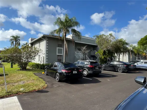 471 NE 210th Circle Ter #103, Miami, FL 33179