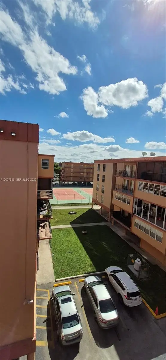 1850 W 56 #2410, Hialeah, FL 33012