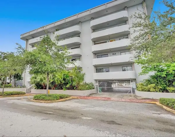 110 S Shore Dr #5B, Miami Beach, FL 33141
