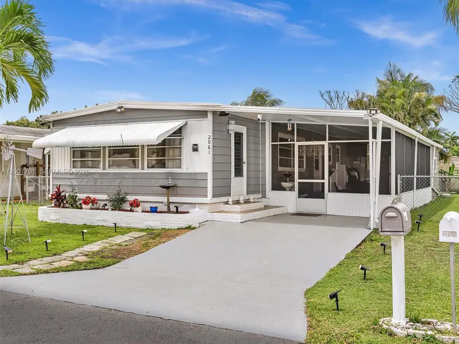 2061 SW 83rd Ave, Davie, FL 33324 - #2