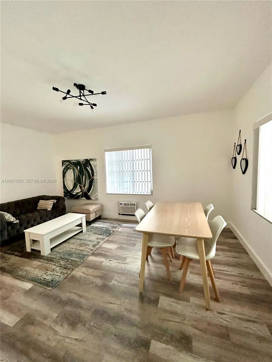 215 30th St #17, Miami Beach, FL 33140 - #2