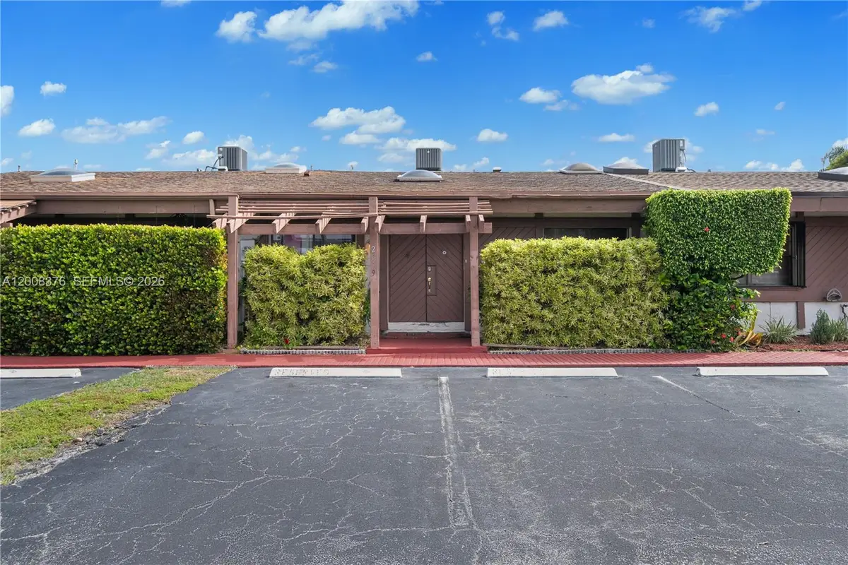 2679 S Parkview Dr, Hallandale Beach, FL 33009 - #1
