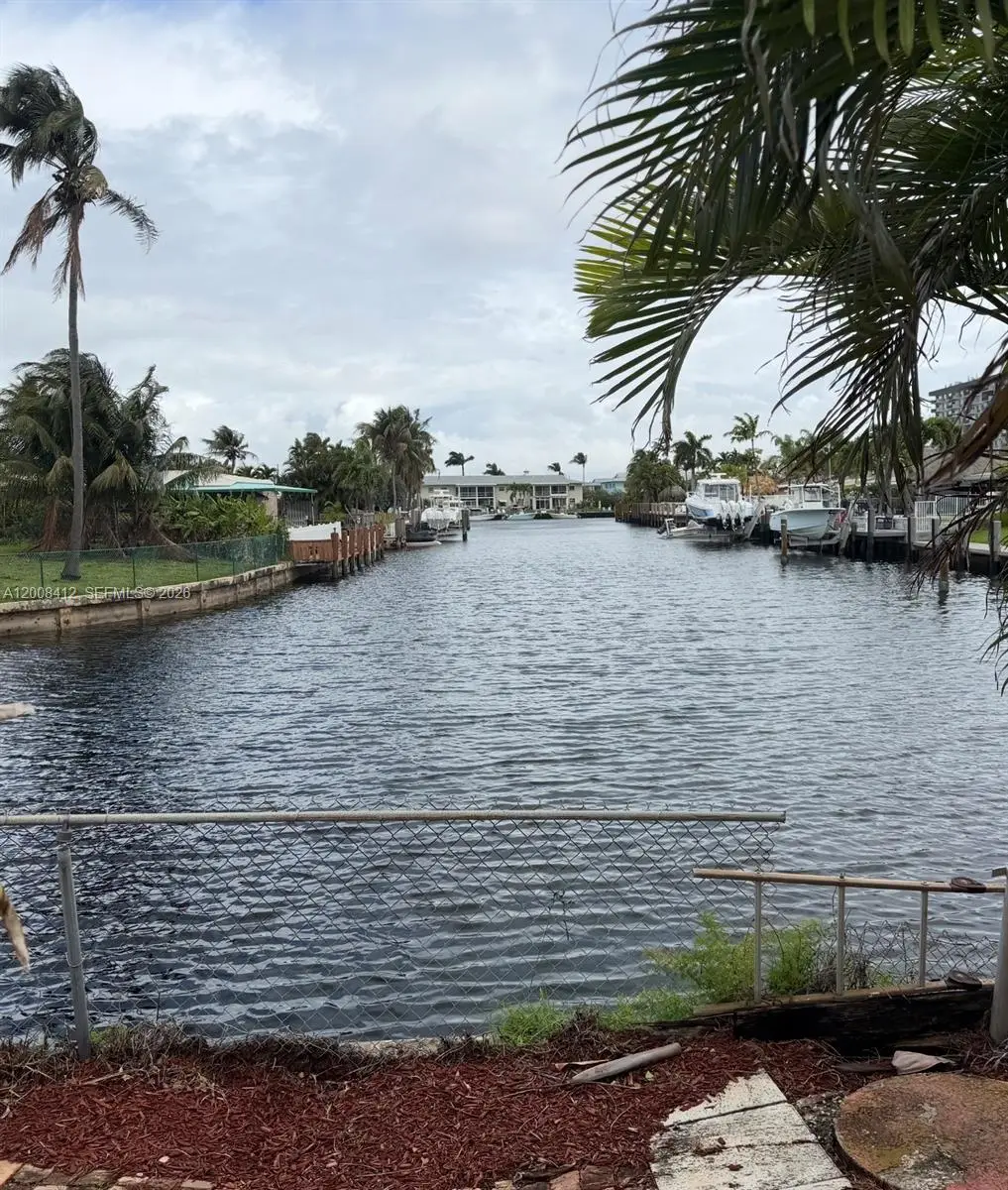 933 SE 10th Ct, Pompano Beach, FL 33060 - #1