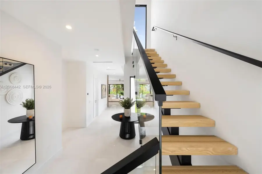1122 NE 10, Fort Lauderdale, FL 33304 - #2