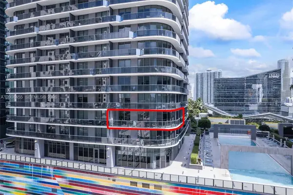 55 SW 9th St #1103, Miami, FL 33130