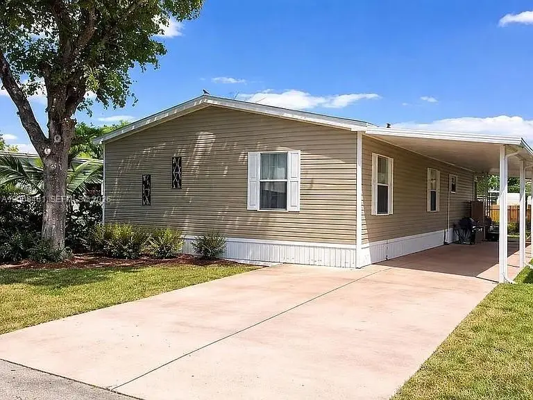 390 NW 134th Ave, Plantation, FL 33325 - #1