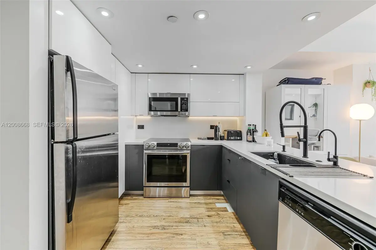 111 E Flagler St #708, Miami, FL 33131 - #1