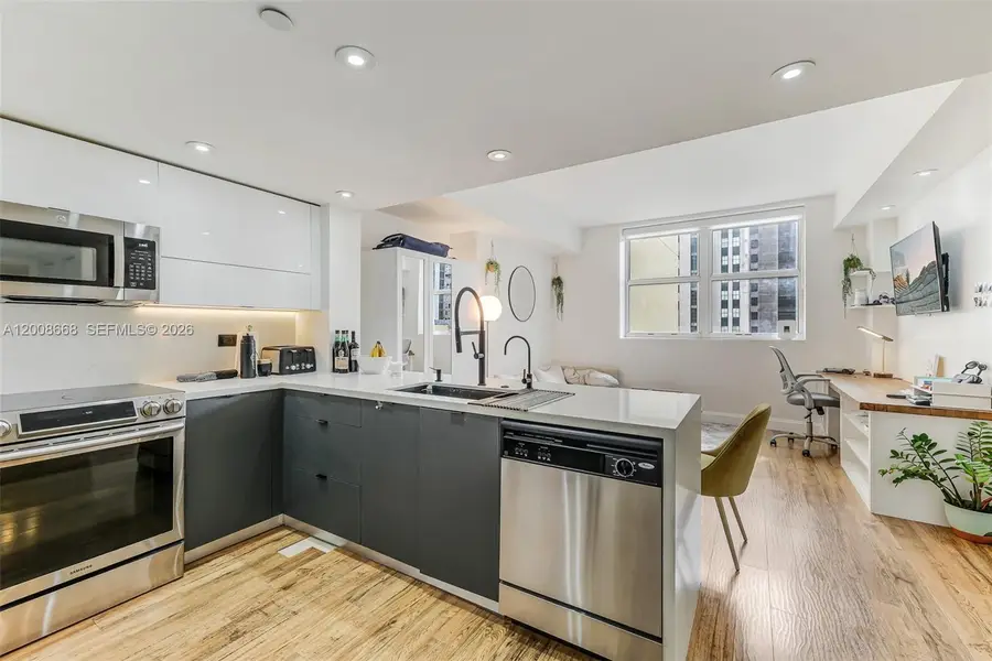 111 E Flagler St #708, Miami, FL 33131 - #3