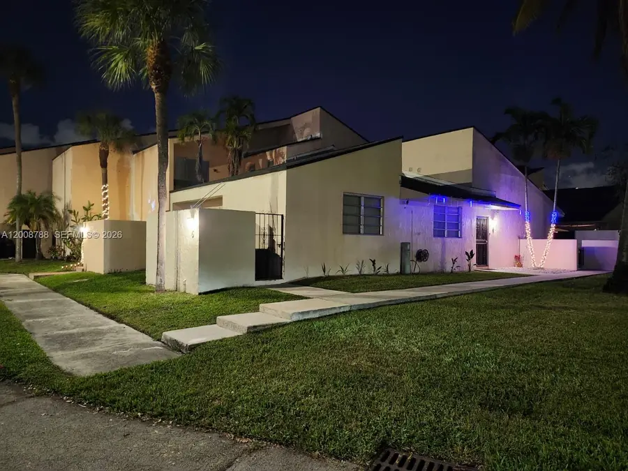 9195 Fontainebleau Blvd #6, Miami, FL 33172 - #3