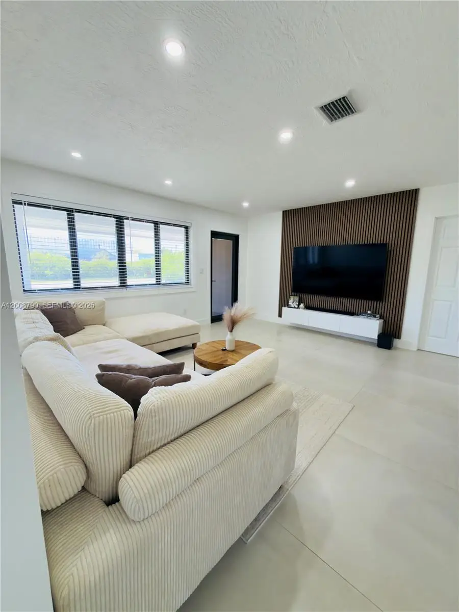 1524 NE 14th Ter, Fort Lauderdale, FL 33304 - #3