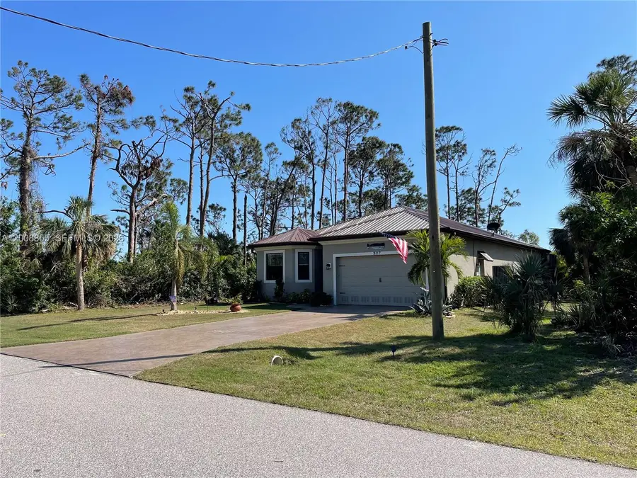 385 Albatross Rd, Rotonda West, FL 33947 - #2