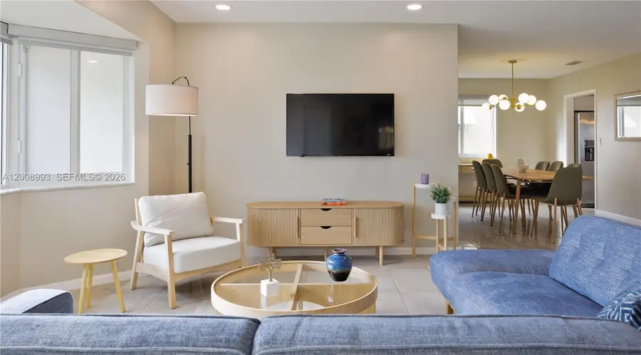 609 S Crescent Dr, Hollywood, FL 33021 - #2