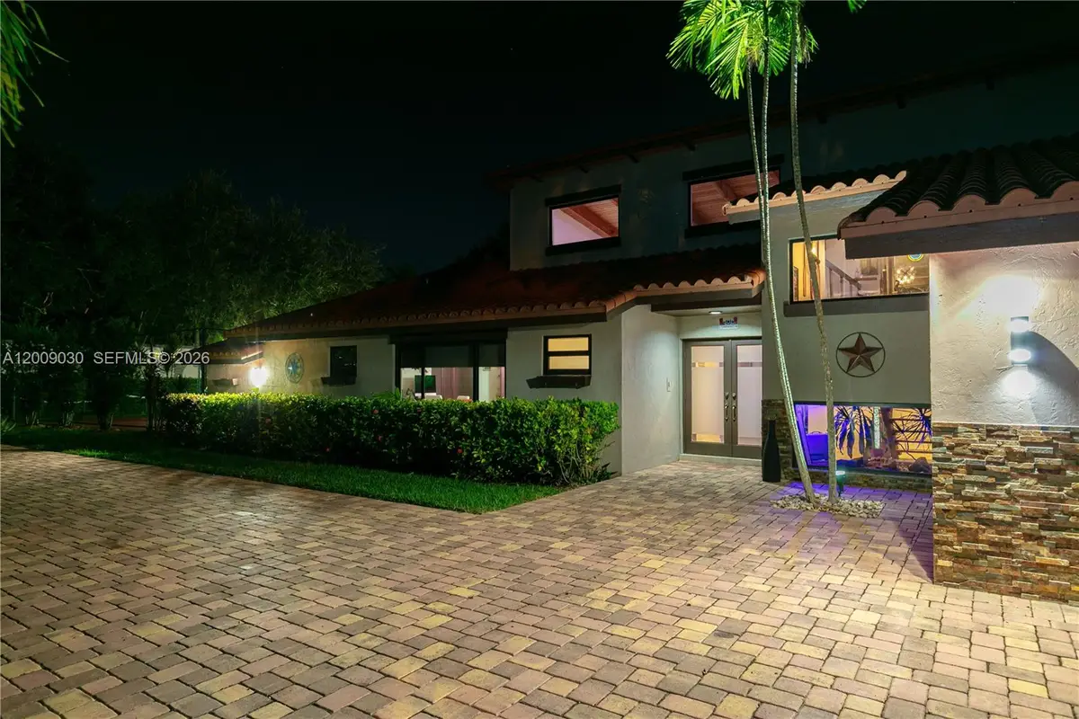 8111 SW 183rd St, Palmetto Bay, FL 33157 - #1