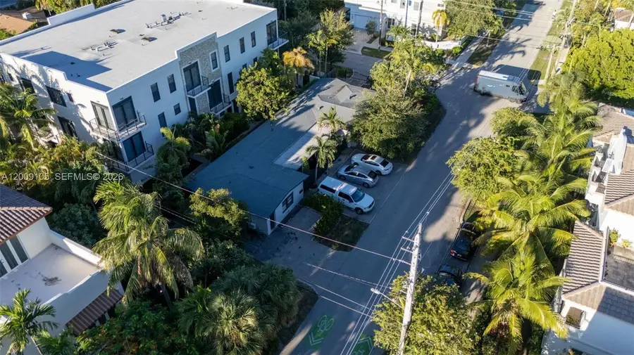 1615 NE 9th St, Fort Lauderdale, FL 33304 - #2