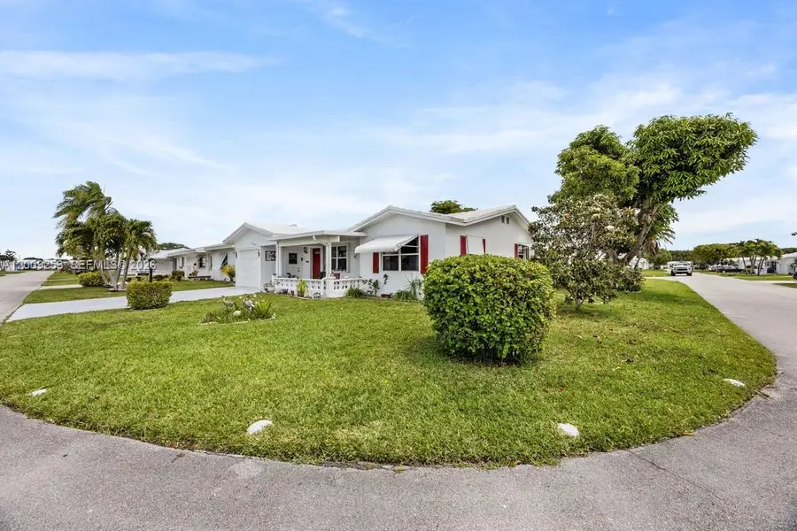 124 SW 10th St, Boynton Beach, FL 33426 - #3