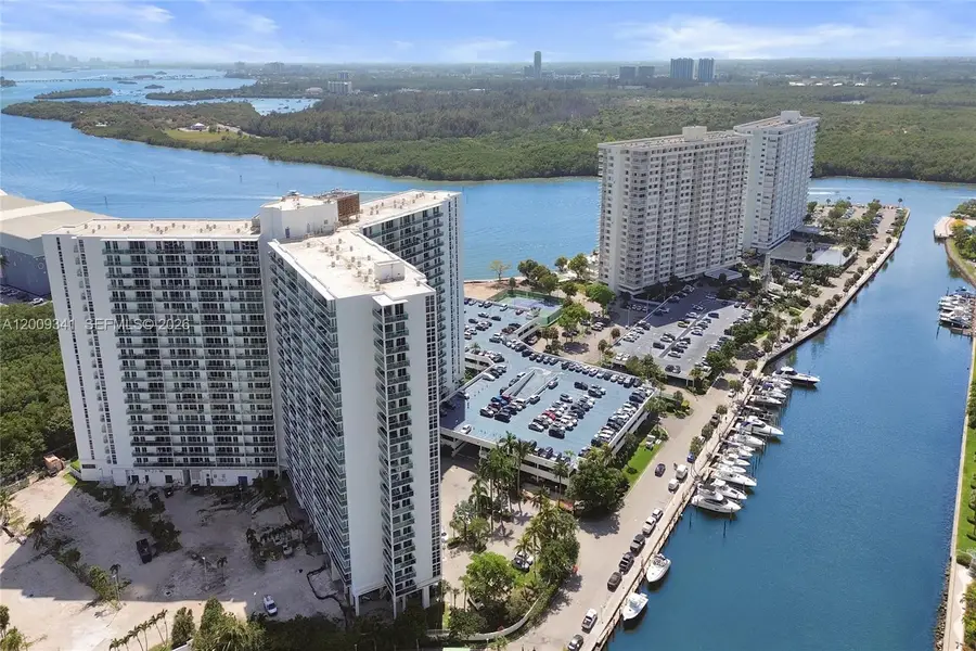 300 Bayview Dr #915, Sunny Isles Beach, FL 33160 - #2