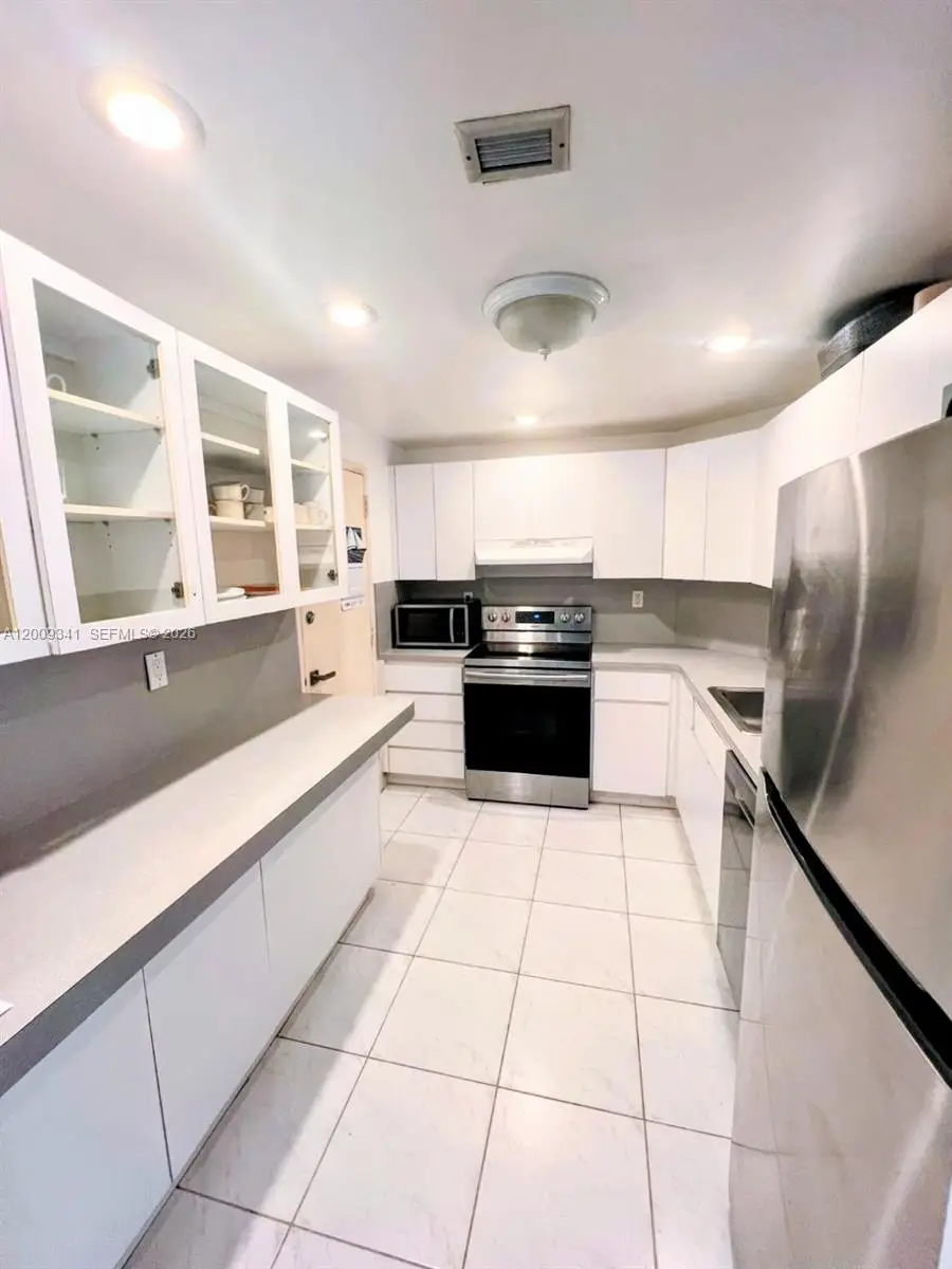 300 Bayview Dr #915, Sunny Isles Beach, FL 33160 - #3