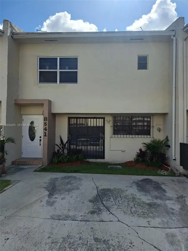 8541 NW 7th St #32, Miami, FL 33126