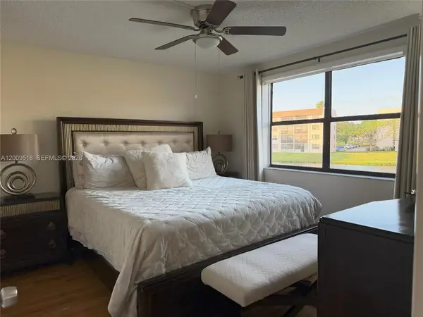 10467 Sunrise Lakes Blvd #205, Sunrise, FL 33322