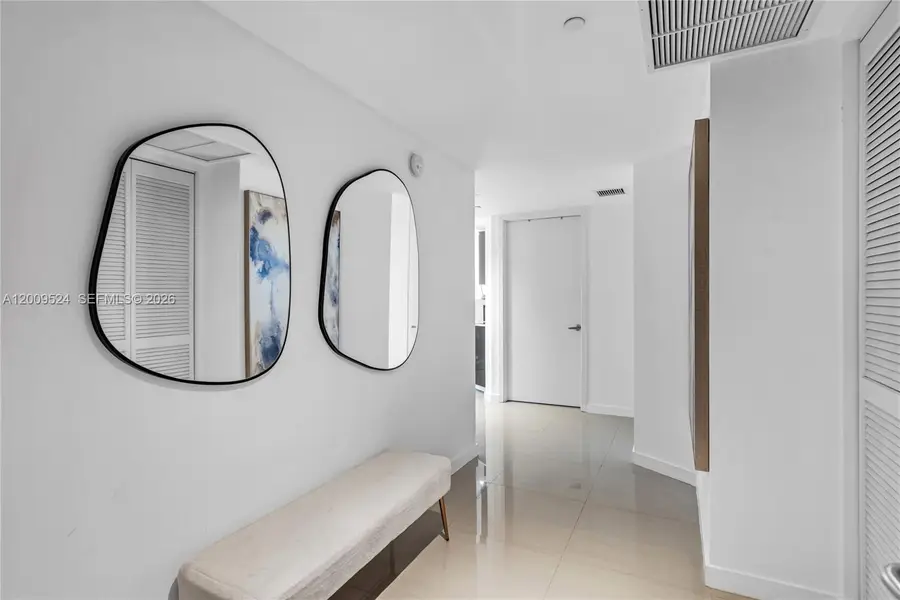 31 SE 6th St #702, Miami, FL 33131 - #2