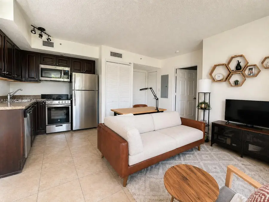 630 85th St #101, Miami Beach, FL 33141 - #2