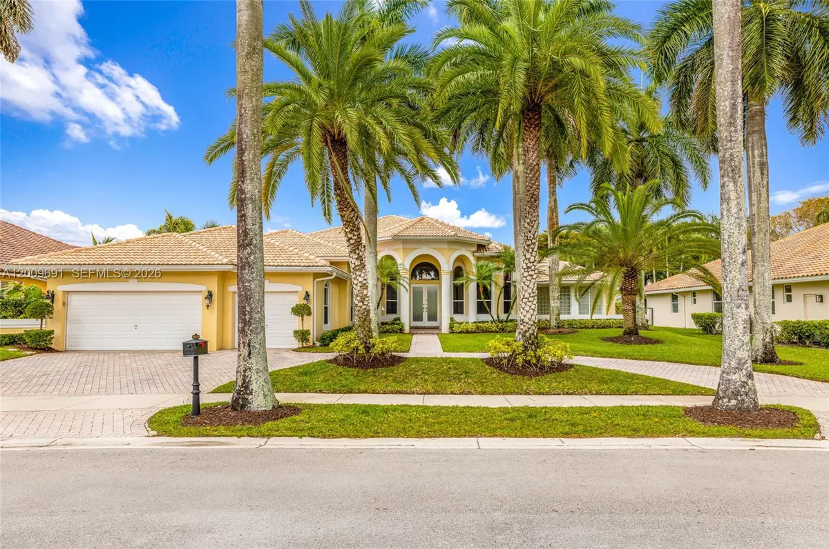 2477 Poinciana Dr, Weston, FL 33327 - #1