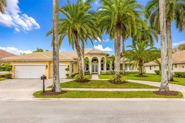 2477 Poinciana Dr, Weston, FL 33327