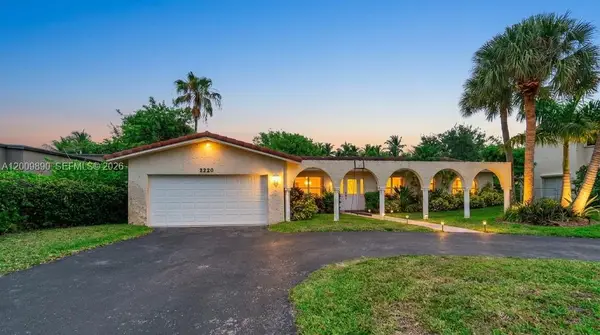 620 Lake Dasha Cir, Plantation, FL 33324