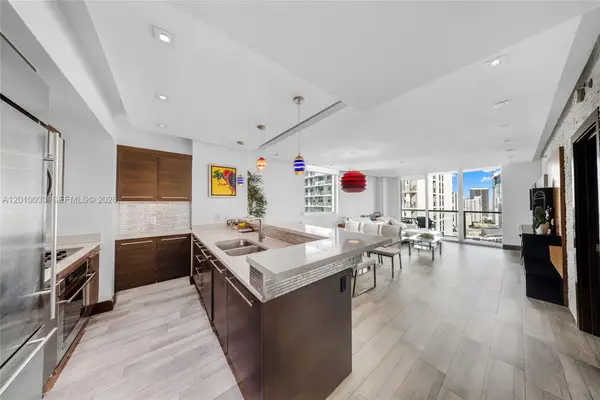 500 Brickell Ave #3707, Miami, FL 33131