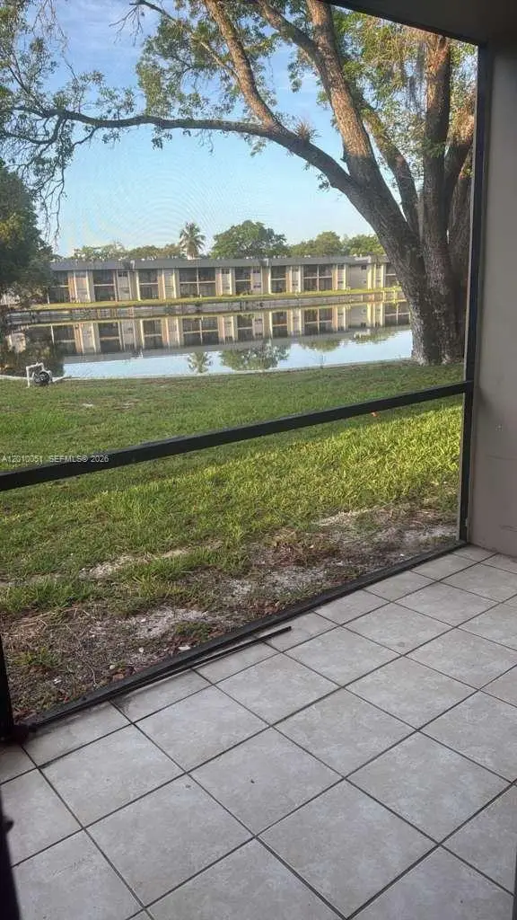 7910 N Colony Cir N #101, Tamarac, FL 33321