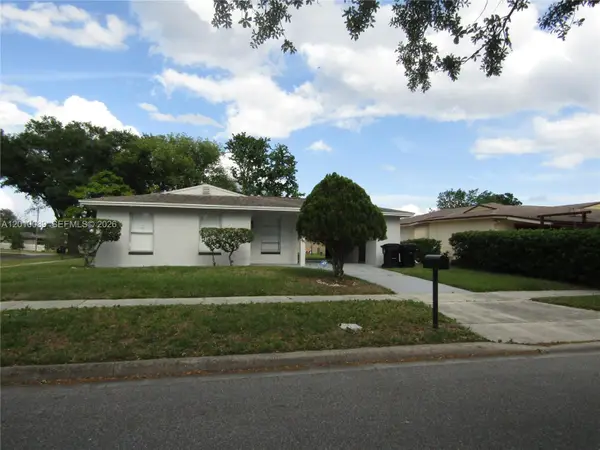 2447 Messina, Orlando, FL 32811