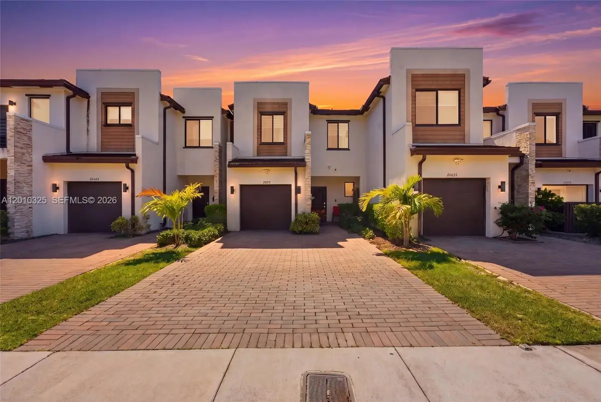 20572 NE 5th Pl, Miami, FL 33179 - #1