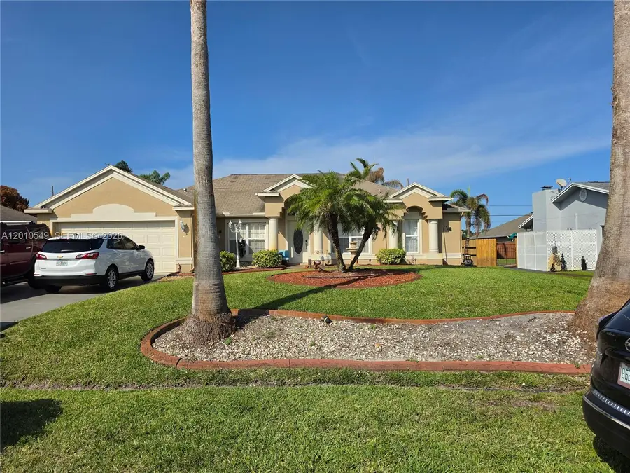 2637 SW Monterrey Ln, Port Saint Lucie, FL 34953 - #2