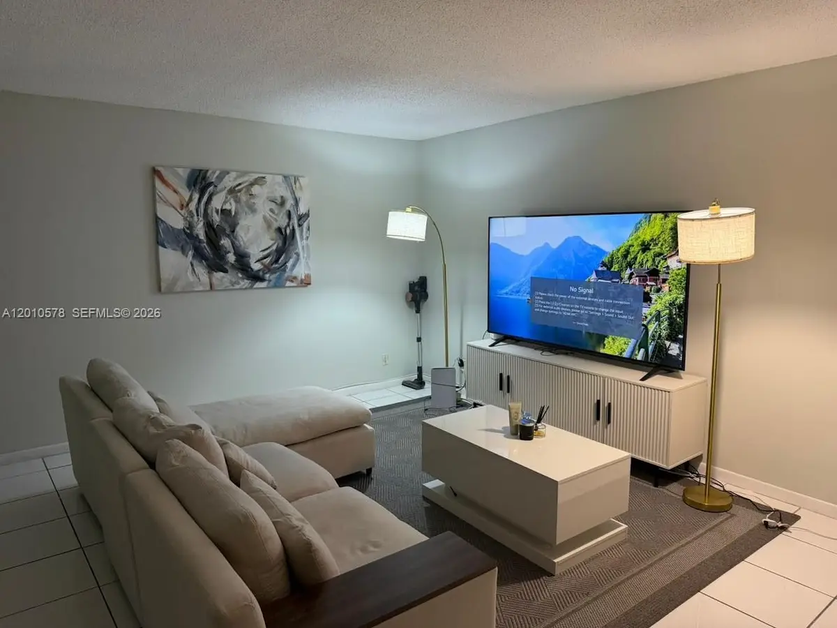 2420 Diana Dr #302, Hallandale Beach, FL 33009 - #1