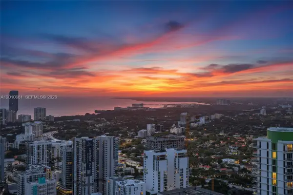 92 SW 3rd St #5202, Miami, FL 33130