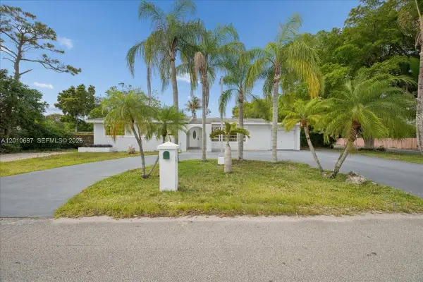 9280 SW 164th St, Palmetto Bay, FL 33157