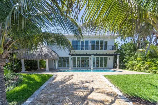 425 N Shore Dr, Miami Beach, FL 33141