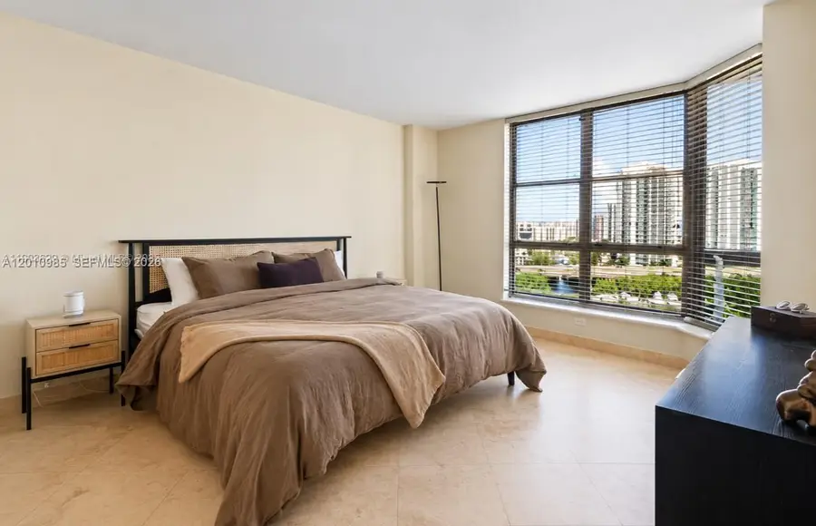 3600 Mystic Pointe Dr #1209, Aventura, FL 33180 - #2