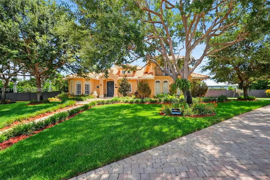 8920 SW 162nd Ter, Palmetto Bay, FL 33157 - #2