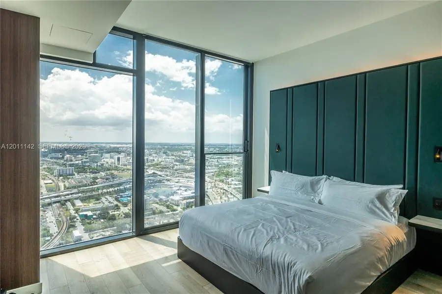 20 NE 11th St #5306, Miami, FL 33132 - #2