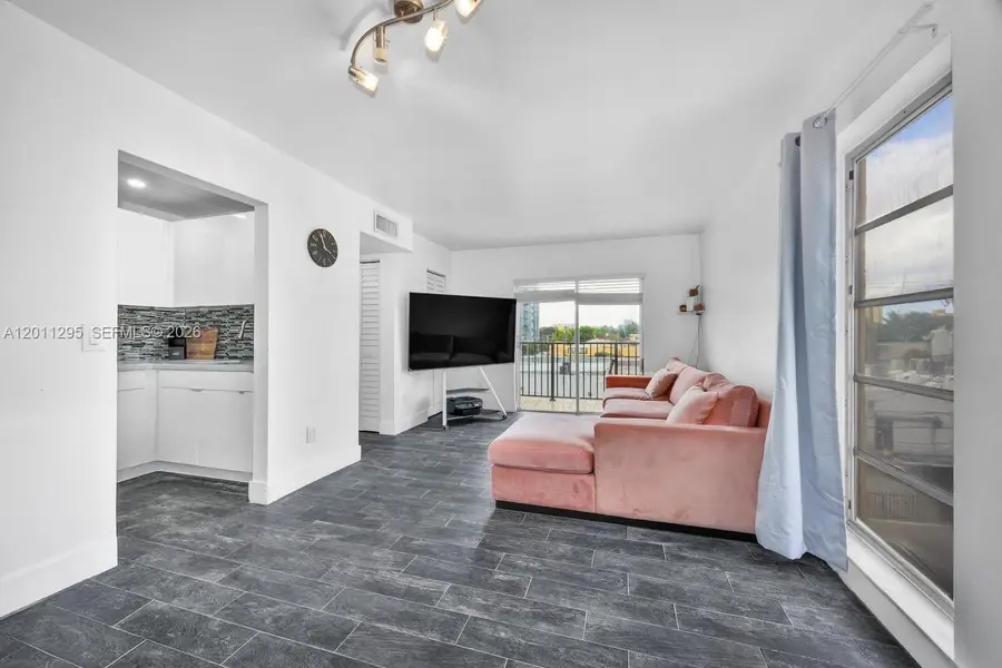 1051 SW 1st St #401, Miami, FL 33130 - #2