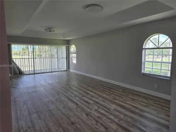 575 Augusta Boulevard #8, Naples, FL 34113