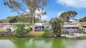 1020 SW 8th St, Hallandale Beach, FL 33009 - #3