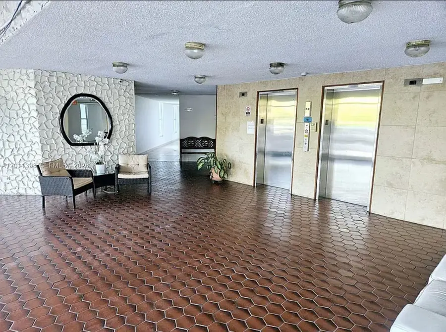 9682 Fontainebleau Blvd #207, Miami, FL 33172 - #2