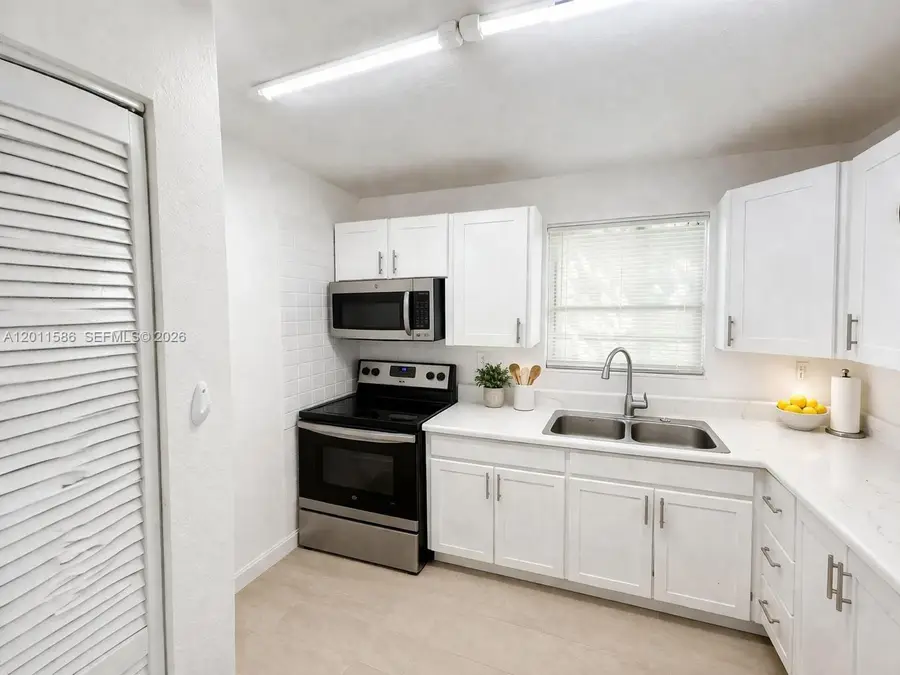 15761 SW 303rd St, Homestead, FL 33033 - #2