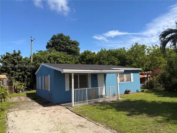 3021 NW 17th St, Fort Lauderdale, FL 33311