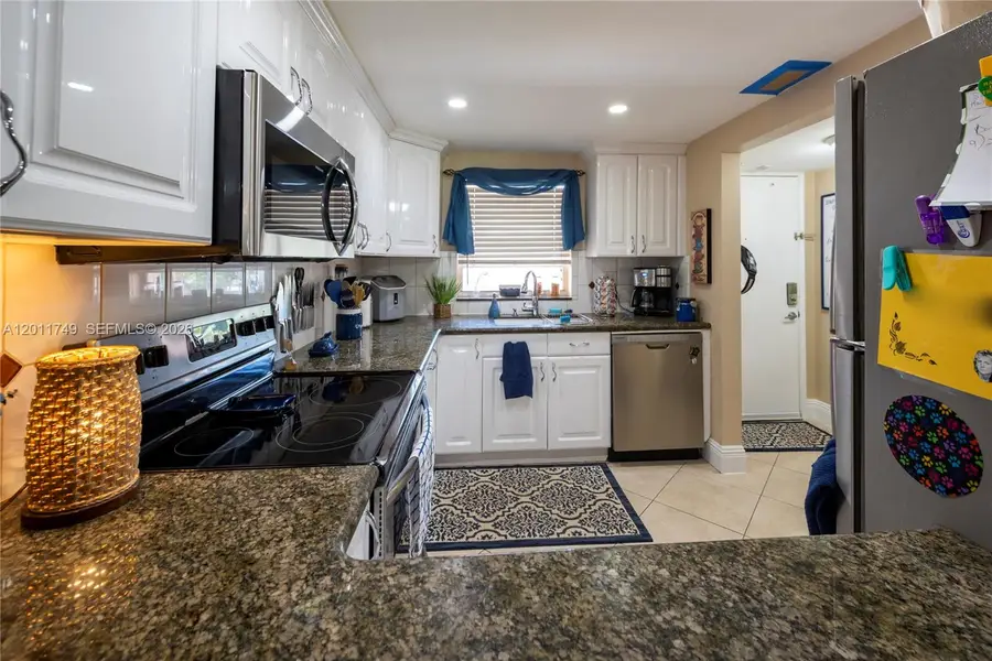 9491 Evergreen Pl #302, Davie, FL 33324 - #2